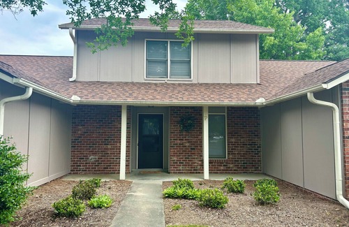 Greenville Casa | Totally Renovated Greenville Townhome - Pirate Fans & Monthly Renters Welcome!