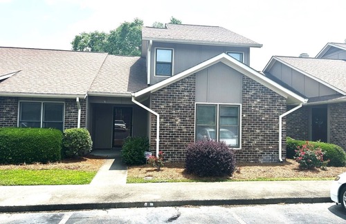 Greenville Casa | Totally Renovated Townhome-New to VRBO in 2023-Nurses & Monthly Renters Welcome