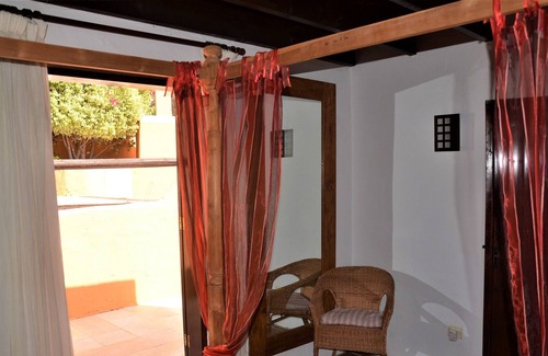 Yaiza Villa | Villa espaciosa y totalmente aislada con piscina privada climatizada y vistas impresionantes