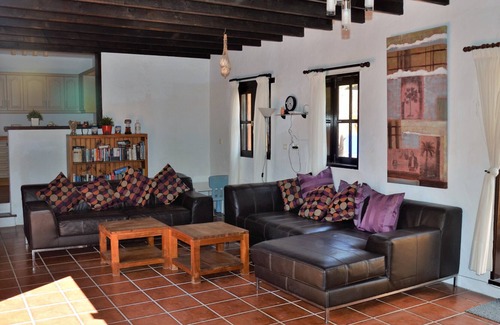 Yaiza Villa | Villa espaciosa y totalmente aislada con piscina privada climatizada y vistas impresionantes
