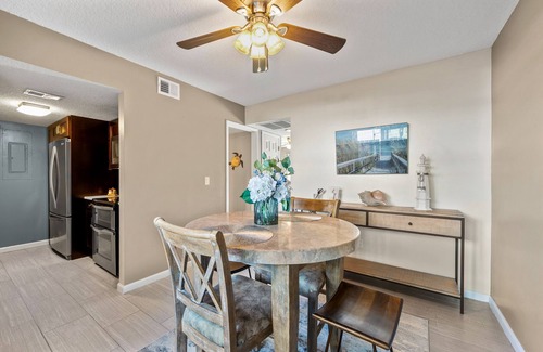 Fernandina Beach Casa | Totally updated townhome 2 blocks from beach. pool and tennis courts