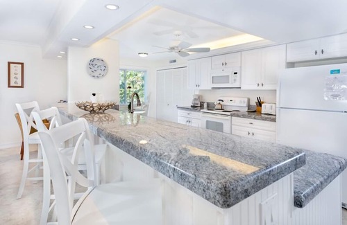 Sanibel Condominio | Totalmente actualizado de tres dormitorios frente al Golfo - Condominio de lujo