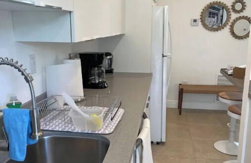 Key Biscayne Condominio | Totally Updated unit 5 min from the beach😍 You’ll love it !!