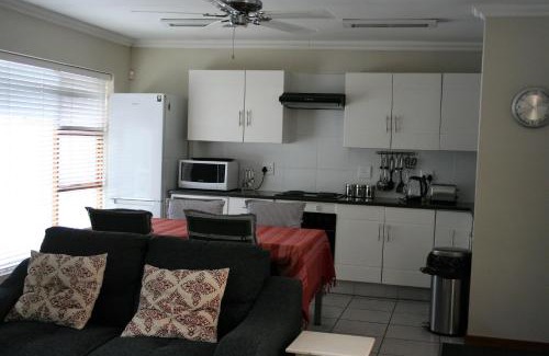 Baileys Muckleneuk Casa | Touch of Class Guest House