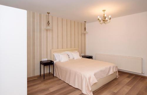 Curtea De Arges Casa | Tourist B&C