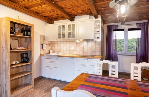 Koper Otro | Tourist farm RED FAIRYTALE