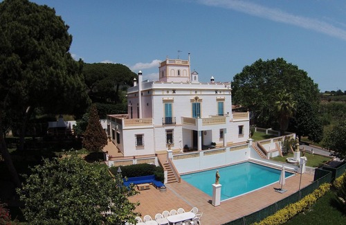 Arenys de Mar Villa | Villa turística con mucha personalidad y privacidad. Piscina, jardín, barbacoa