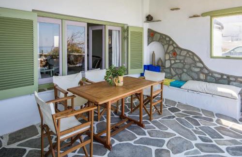 Tourlos Casa | Tourlos Beachfront House in Mykonos