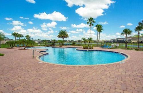 Crystal Cove Casa | Tourmaline Lovely 5 BR Sleeps 10 Pool Lake View