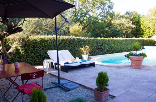 Ampus Villa | Cómoda casa de 3 recamaras 3 baños gran piscina tranquila.