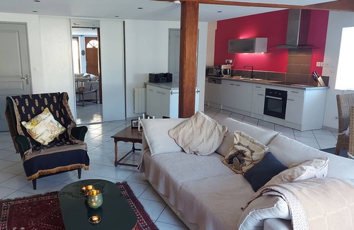 Verdelais Casa | Tout Confort Avec vue sur les Coteaux de Vignes. Grande Pièce à Vivre de 50 m2