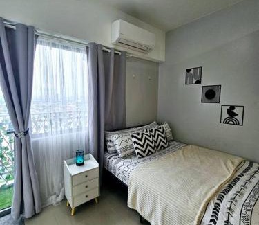 Santo Cristo Apartamento | Tower 5-2722, K3 Staycation at Grass Residences