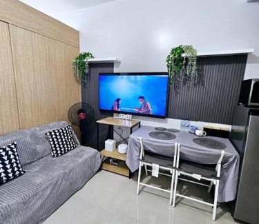 Santo Cristo Apartamento | Tower 5-2722, K3 Staycation at Grass Residences