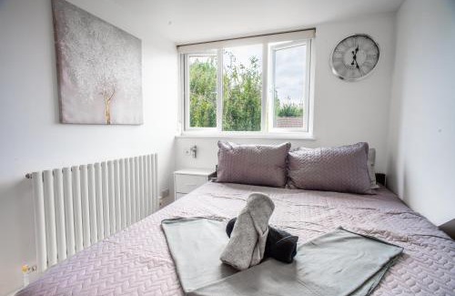 South Bermondsey Casa | Tower Bridge City Residence King En-suite With Parking