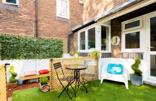 Tower Hill Casa | Tower Bridge Rainbow Suites