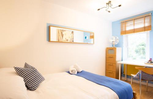 Tower Hill Casa | Tower Bridge Rainbow Suites