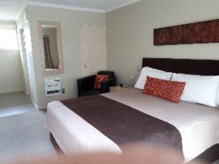 Riccarton Hotel | TOWER JUNCTION MOTOR LODGE- MOTEL with Airport and Railway Station Shuttle service- Best Location - close to Westfield Mall, Tower Junction Shopping Centre, Restaurants, Cafes etc