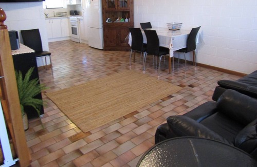 Port Vincent Apartamento | Tower View - short walk to the beach, linen included 0 Off Peak Special!