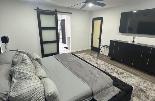 North Arlington Cama Y Desayuno | TOWERING OAKS SUITE @ ARLINGTON ENTERTAINMENT DISTRICT