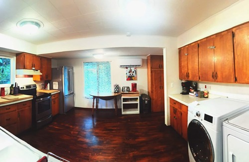 Carlotta Cabina | Redwood River Cottage: aromaterapia, auto check-in