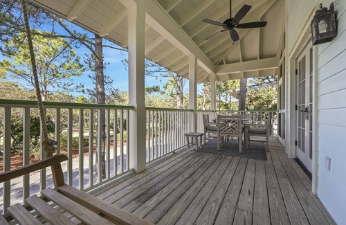 Watercolor Condominio | Town Center condo minutes to all Watercolor and Seaside have to offer!