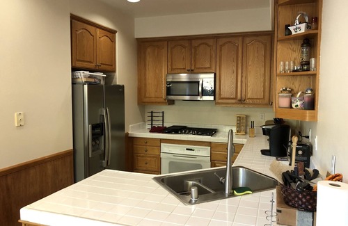Mira Mesa Casa | Casa de pueblo 3 hab / 2. 5Br totalmente amueblado Rancho Peñasquitos área de San Diego