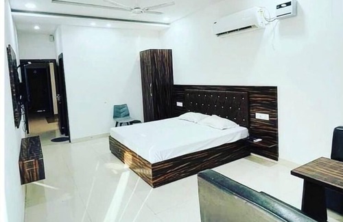 Kurukshetra Hotel | Town house cafe and hotel