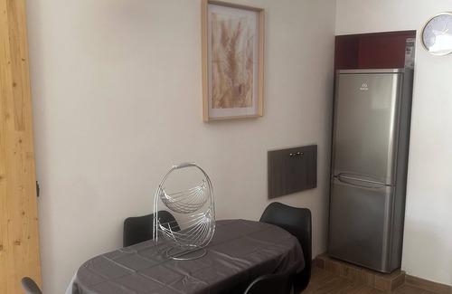 Neris-les-Bains Casa | Town house for curists and travellers
