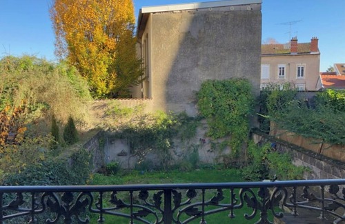 Poincare - Foch - Anatole France - Croix de Bourgogne Casa | Town house near train station