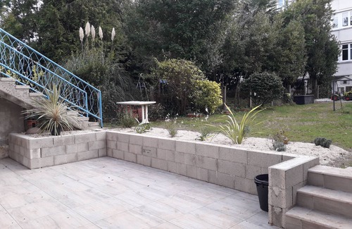 Saintes Casa | Casa de pueblo con jardín en Saintes