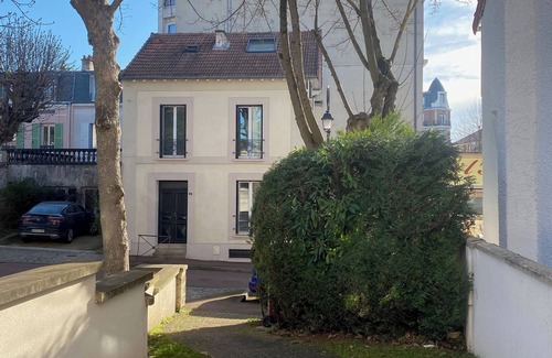 Saint-Cloud Casa | Town house with kitchen veranda and terrace