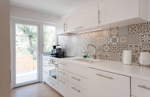 Soller Villa | Casa urbana con piscina cerca de la playa – Casa Viktoria