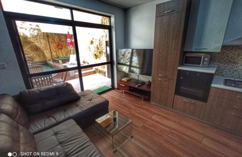 Kalkara Apartamento | Town House with Private Pool in Village Centre