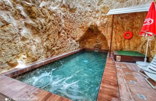 Kalkara Apartamento | Town House with Private Pool in Village Centre