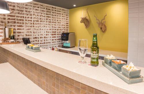 Windhoek Hotel | Town Lodge Windhoek, Namibia
