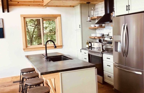 Asheville Cabina | Town Mountain Views - 3 Miles from Downtown Asheville