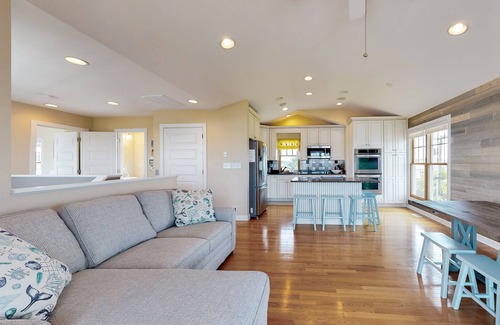 Fenwick Island Casa | Town of Fenwick island home on the water with dock & central A/C - dogs OK