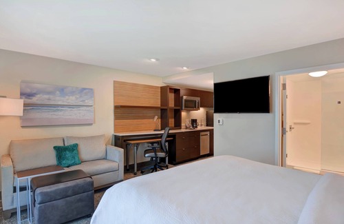 Panama City Beach Hotel | TownePlace Suites by Marriott Panama City Beach Pier Park