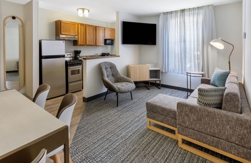 Elmwood Hotel | TownePlace Suites by Marriott Metairie New Orleans