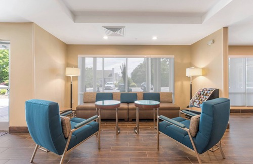 Greensboro Hotel | TownePlace Suites by Marriott Greensboro Coliseum Area