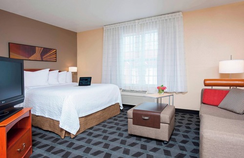 Indianapolis Hotel | TownePlace Suites Indianapolis Keystone