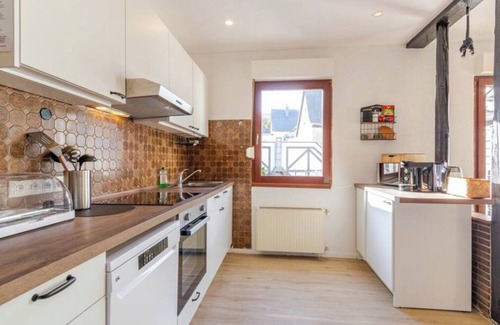 Rhens Casa | Townhaus: 8 Bedroom, Sauna & Weinkeller