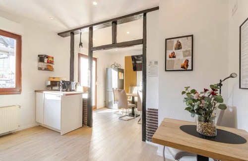 Rhens Casa | Townhaus: 8 Bedroom, Sauna & Weinkeller