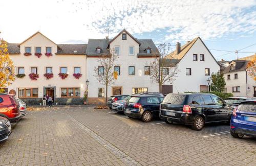 Rhens Casa | Townhaus-Rhens 8 Schlafzimmer, Sauna, Weinkeller, Fotostudio, Hunde willkommen