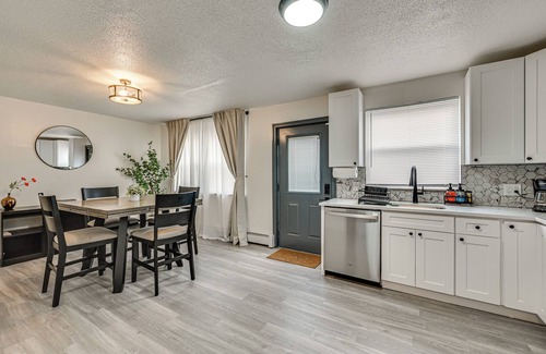 Hartford Casa | Townhome 1 Mi to Colt Park & Industrial District!