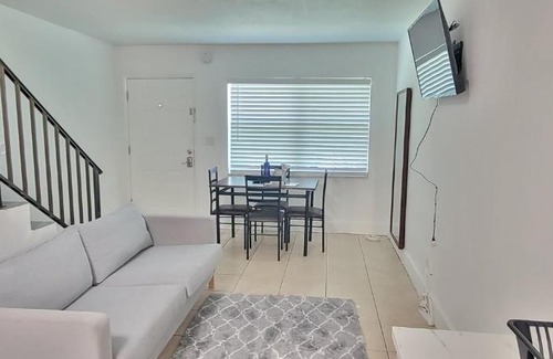 Lake Ridge Apartamento | TownHome 76