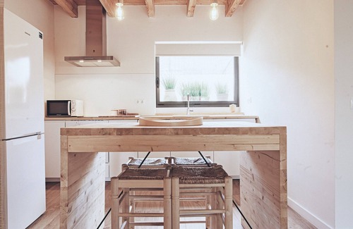 Sant Jordi Desvalls Casa | Casa Diana Lovelyhousesdiana