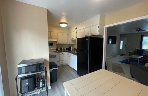 Statesville Casa | Townhome for Families & Business