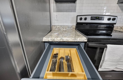 Central Arlington Casa | TownHome in Arlington 5 minutes to At&T stadium