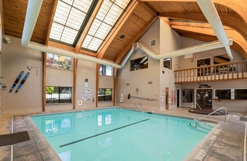 Patton Casa | Townhome in gated community. Indoor Pool and Jacuzzi. Village and Marina 1 mile.